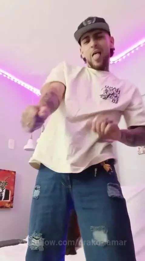 Moving with Attitude 🔥🎧 by drako-lamar