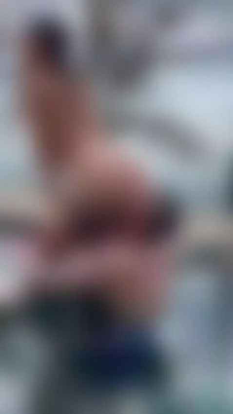 una deliciosa tarde en la piscina, tienes que ver el video c... by scarlettandclark