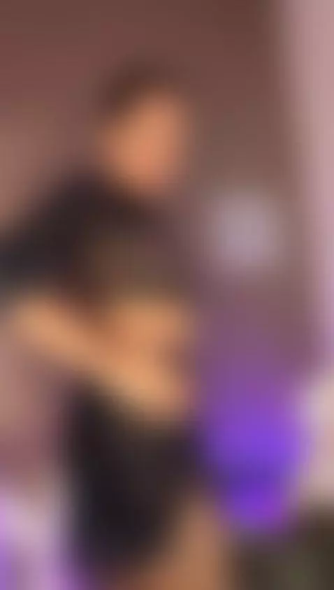 I bring the temptation… you fall for it 😏😋 by scarletmodel