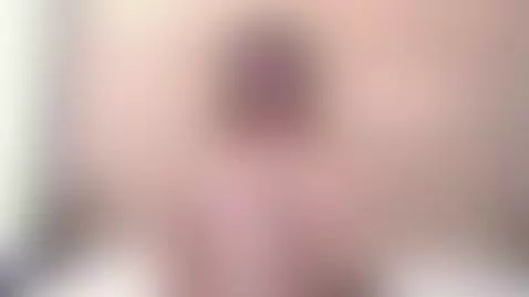 me encanta jugar con mis tetas y hacerte sentir especial te ... by cloecollinss