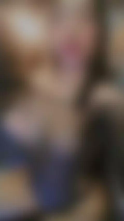 I'm naughty
https://www.camsoda.com/karolrojas by karolrojas