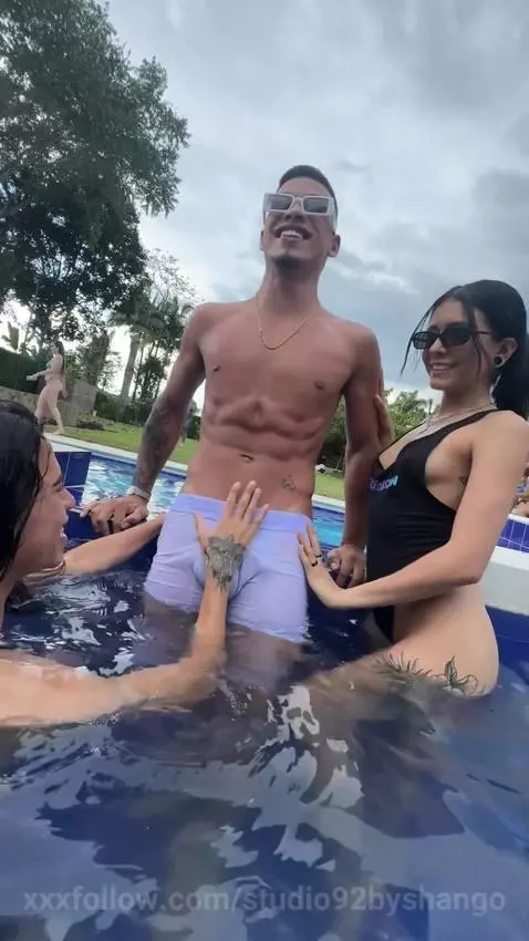 These girls are so hot and intimidate any man by studio92byshango