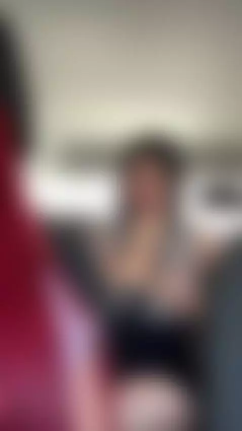 While my friend tells me her adventure, I succeed me and I s... by jeyvazquez