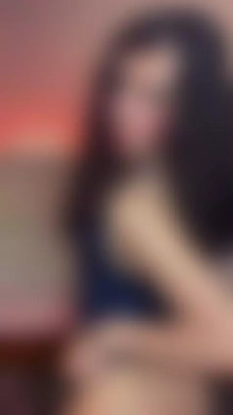 Suscribe on my OF Free. lets play toguether .
let me tease y... by roseelinedior