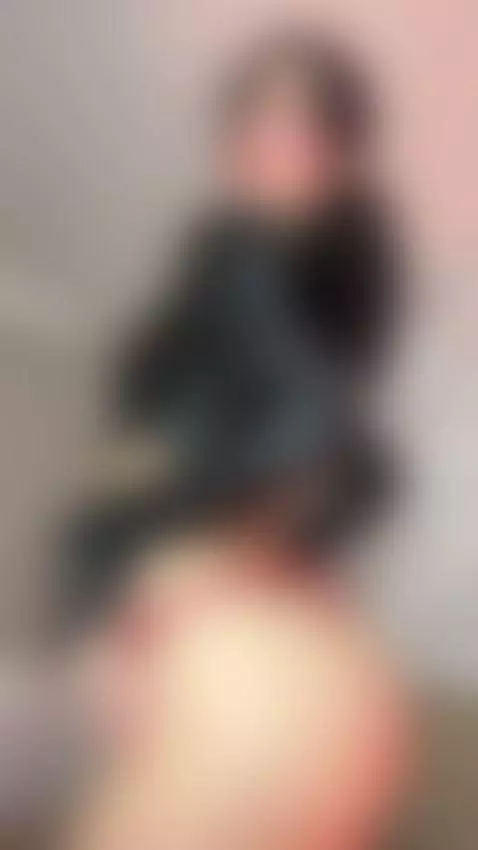 Hey there!!

Follow me and give me like if you want more con... by roseelinedior