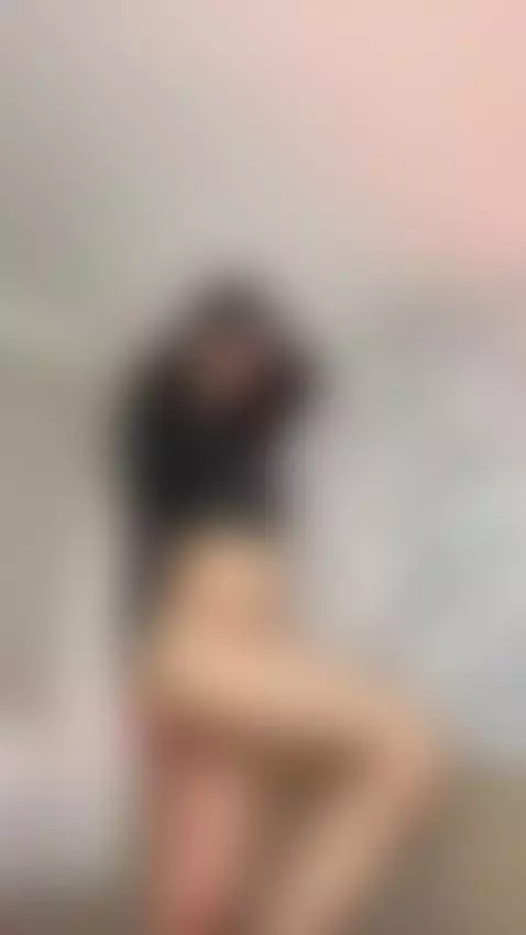 Hey there!!

Follow me and give me like if you want more con... by roseelinedior