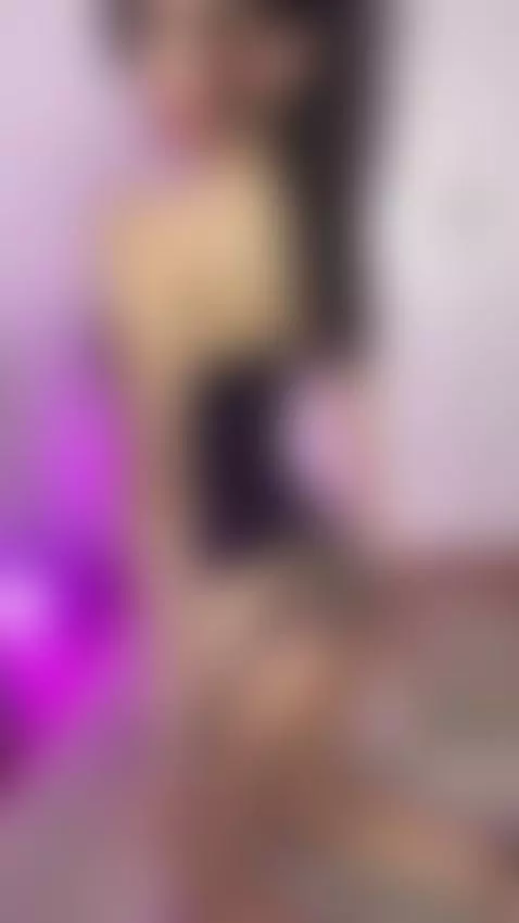 Online baby and ready for fun!
New content  in my OF <3 
#ch... by roseelinedior