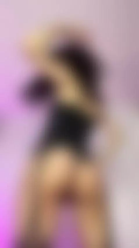 Online baby and ready for fun!
New content  in my OF ❤️ 
#ch... by roseelinedior