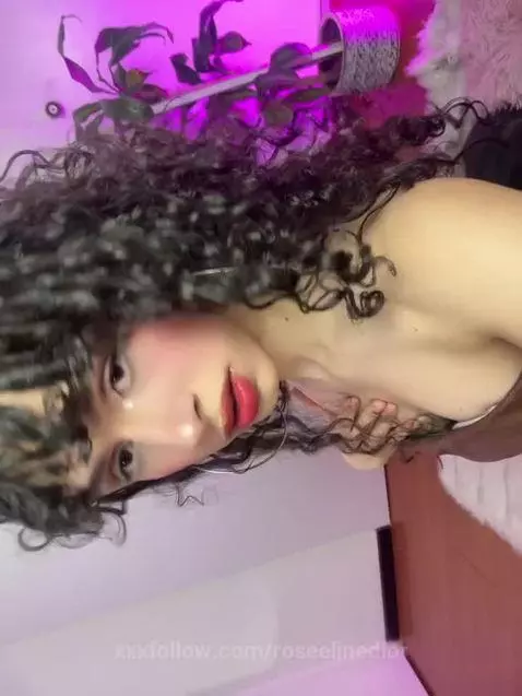 online! and ready for fun! comehere! my peach wait you! Onli... by roseelinedior