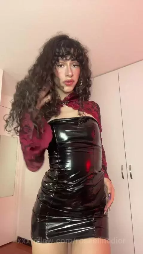 Online! online! and ready for fun! comehere! my peach wait y... by roseelinedior