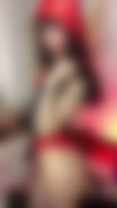 I’m everything you’ve ever wanted… and a little more 😘🍓
Onli... by roseelinedior