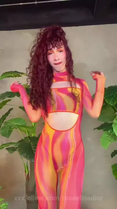 You’re not ready for how wet I can get just for you 💧🛏️ by roseelinedior