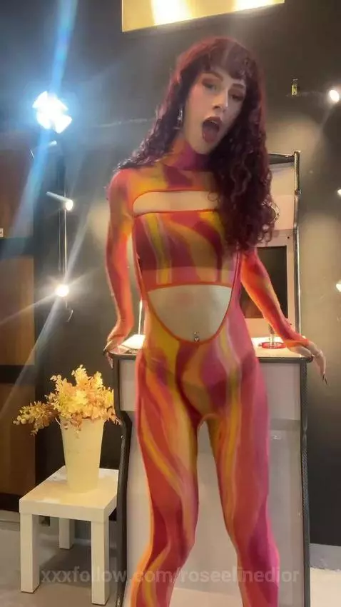 You’re not ready for how wet I can get just for you 💧🛏️ by roseelinedior