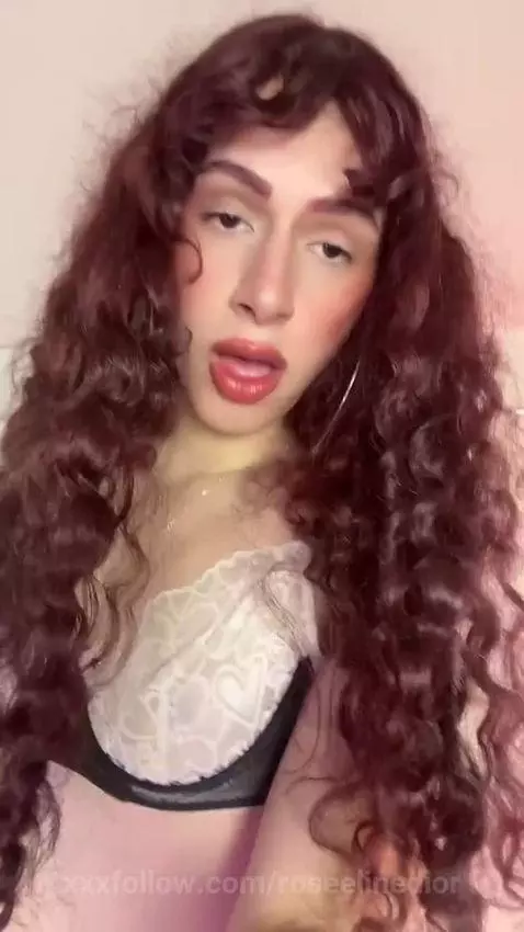 My body’s a playground, and I want you to explore it 🛏️💦 by roseelinedior