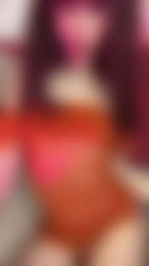 I’m naked and thinking about how you’d taste 👅💋 by roseelinedior