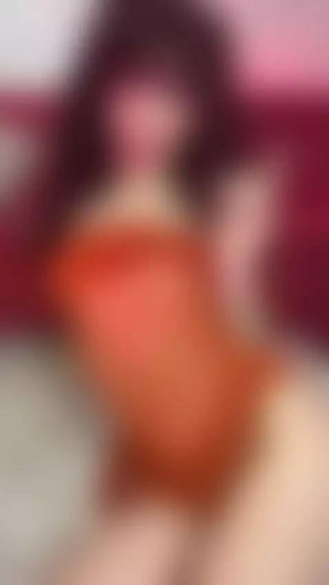 I’m naked and thinking about how you’d taste 👅💋 by roseelinedior