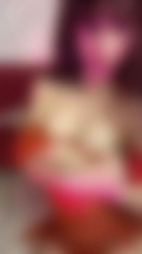 I’m naked and thinking about how you’d taste 👅💋 by roseelinedior