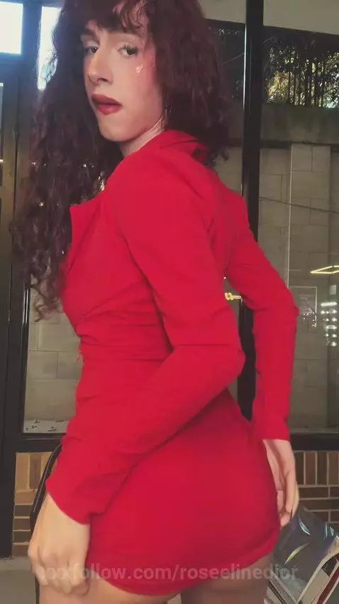 Your new favorite obsession is already naked… come see 😈💻
On... by roseelinedior