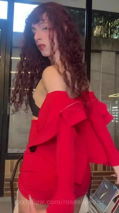 Your new favorite obsession is already naked… come see 😈💻
On... by roseelinedior