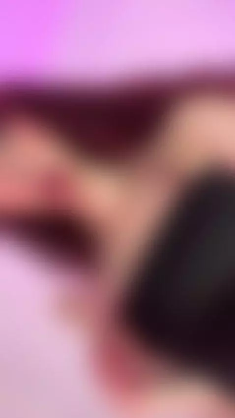 I think this color brings out my... eyes. 😉👀
Online link in ... by roseelinedior