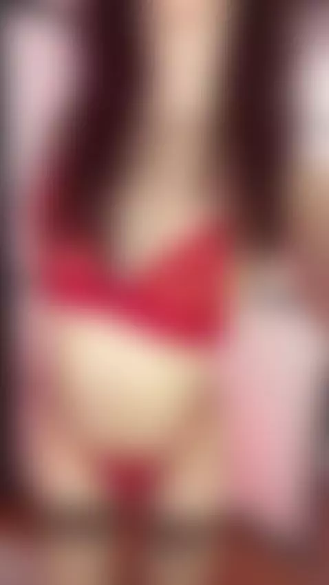 Let’s get dirty in the DMs. 💬🔥

Online link in my Profile! by roseelinedior