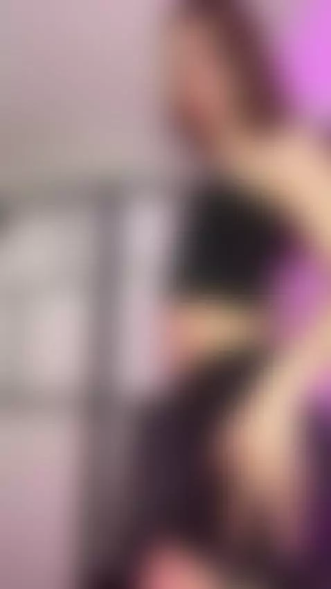 Every inch of me is waiting for your eyes. 👁️👅 by roseelinedior