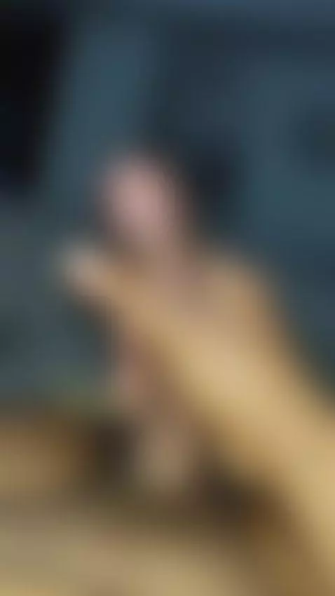 ayúdame a correrme 
#bigdick #latino by thedon1782