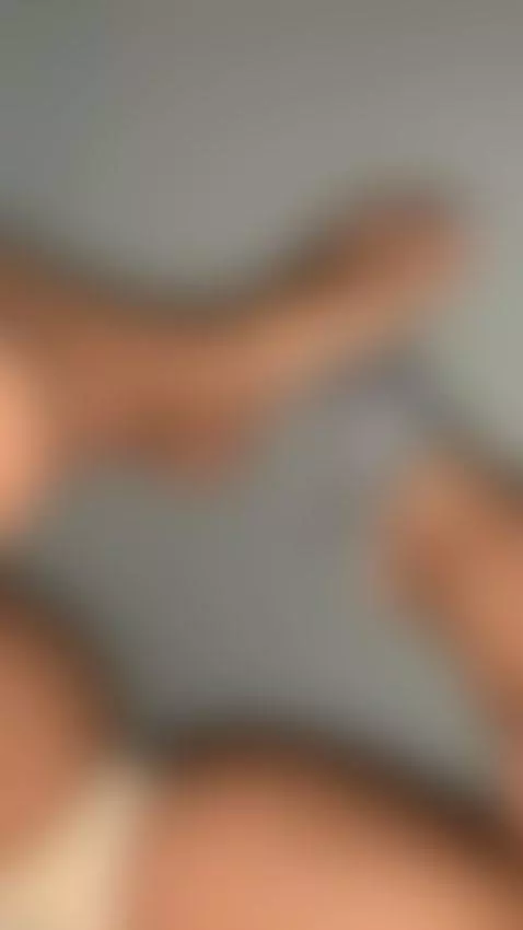 te gustaria besar mis pies ? 🥵 by allissonm