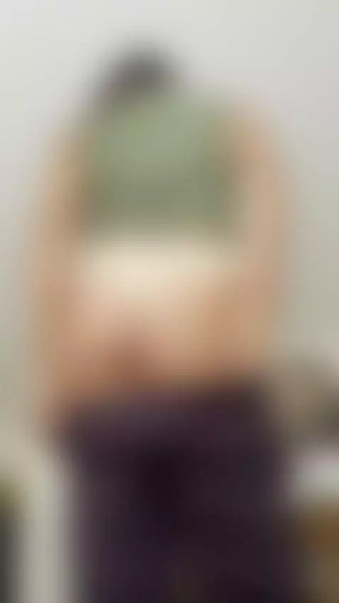 Want to see more of this rear view? 🍑🍆 by marianaboshery