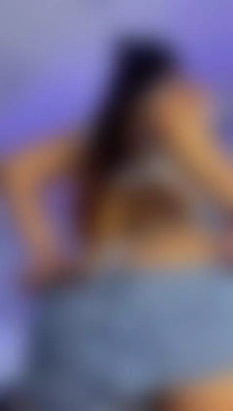 What better way to start the week than to see my juicy ass? by liberty-herrera