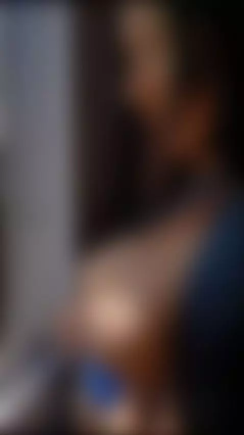 enseño mis ricas tetas al señor de carro rojo ❤️ by yazminrouse