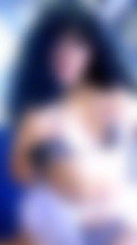 Dance with me! 
#Follow by sofiacowperx