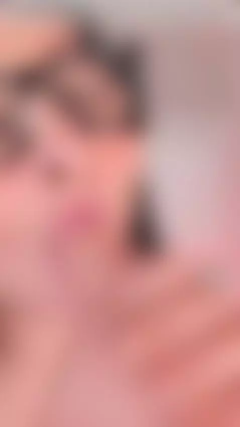 Hot girl here!! by avymilton