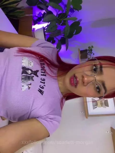 How would you like to fuck me?
With the tights on the side o... by scarlett-morgan