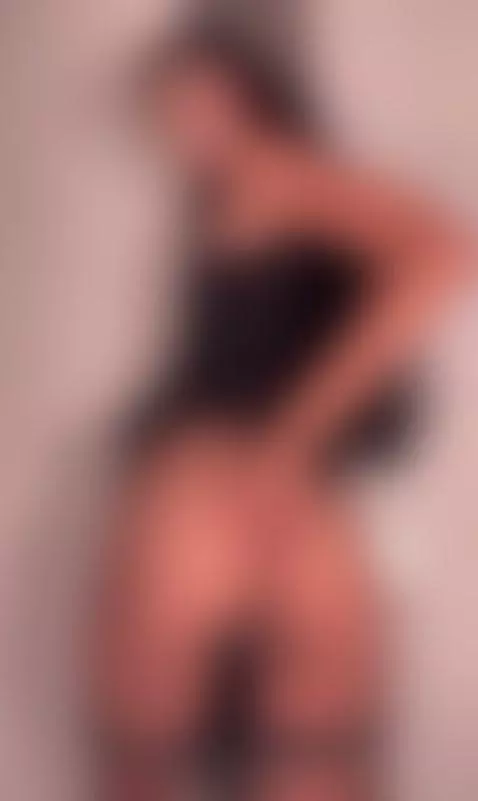 https://www.camsoda.com/es/charlote-zc
https://es.stripchat.... by charlote-zc