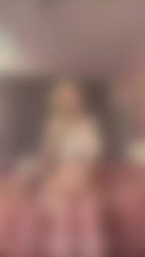 Cute hottie by sofyuwu