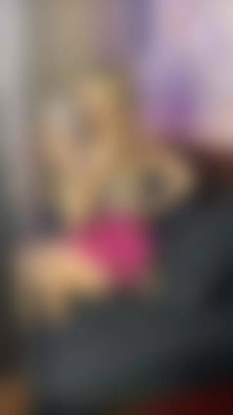 Me or breakfast?👅 by sofyuwu