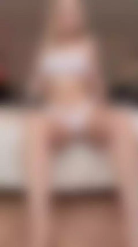 Feeling naughty🖤 by sofyuwu