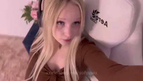 Ahegao😛 by sofyuwu