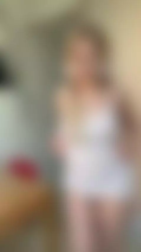 Shy but horny🤍 by sofyuwu