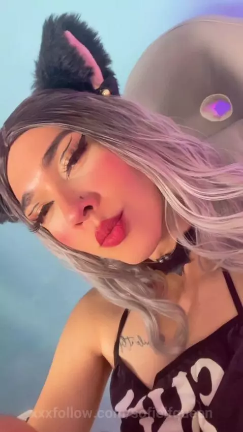 look at this long hoy legs 😈😈😈😈 by sofielfqueen