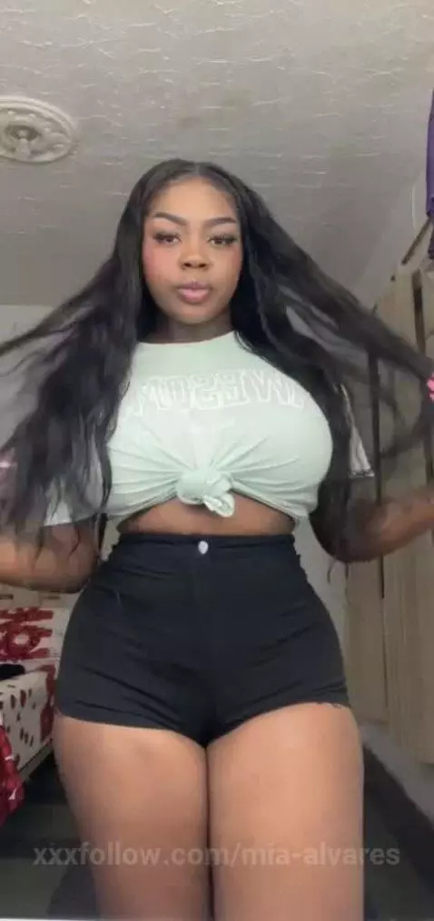 I'm here, quite bored. I wish you were here to play with me ... by mia-alvares