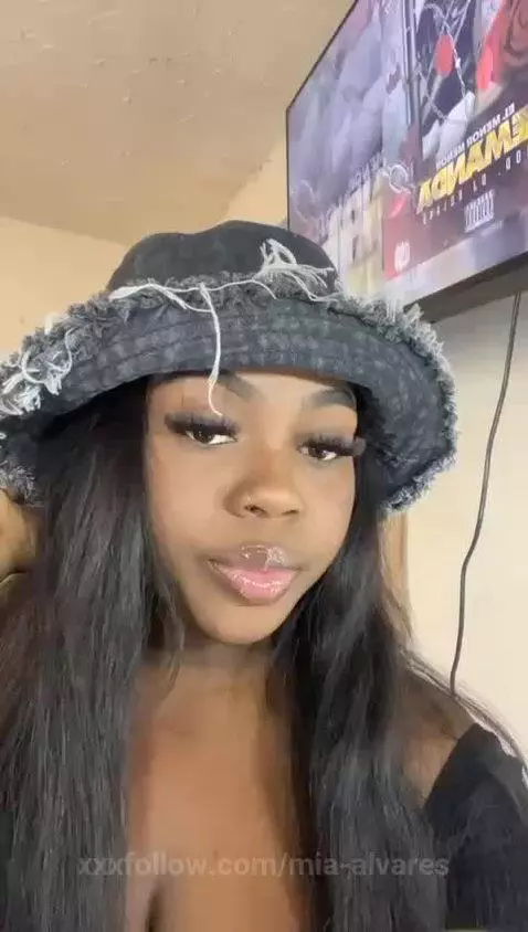 Do you want to make me happy? Make my pussy vibrate 😋 by mia-alvares