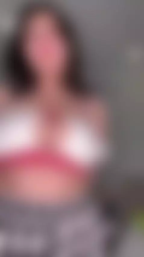 My curves know how to drive you crazy — and this is just the... by rennakamura