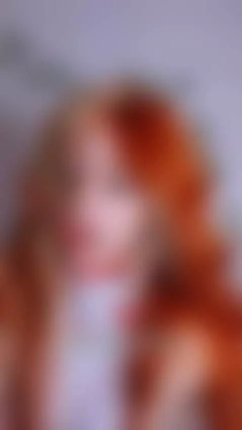 I'm distracting again by loraelfgirl