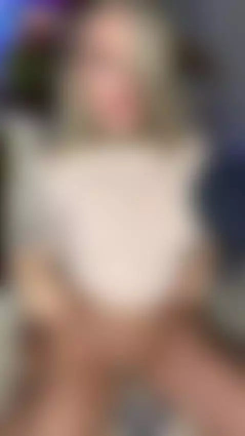 I know your feed is boring. I'm fixing that by loraelfgirl