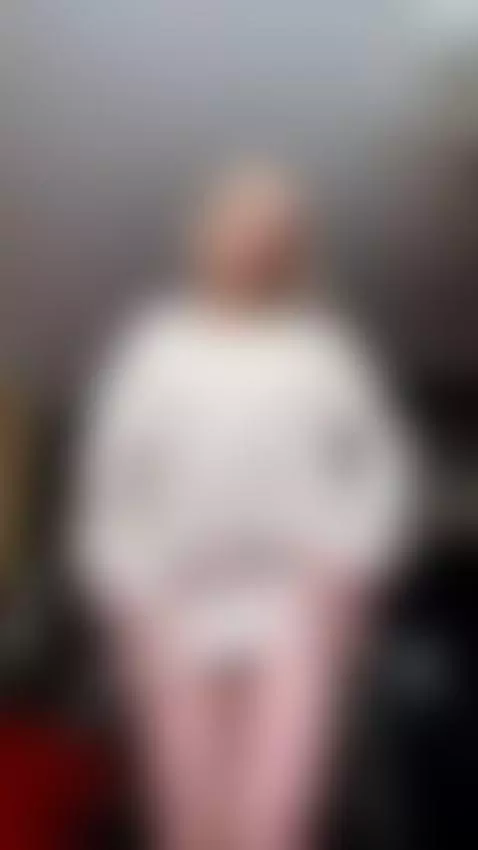 I love it when my nipples show through by loraelfgirl