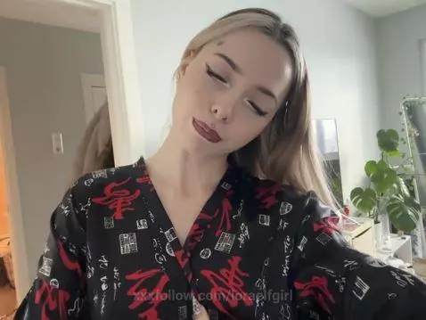 Do you like skinny naughty teens like me ? by loraelfgirl