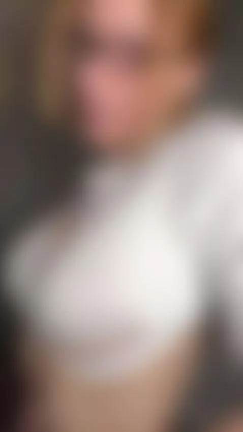 Can’t look away? I get it 😏 by cinnamonxgirl