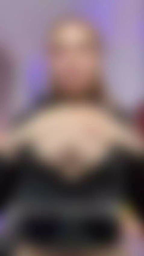 This is why eye contact with me is impossible 👀🤭 by cinnamonxgirl